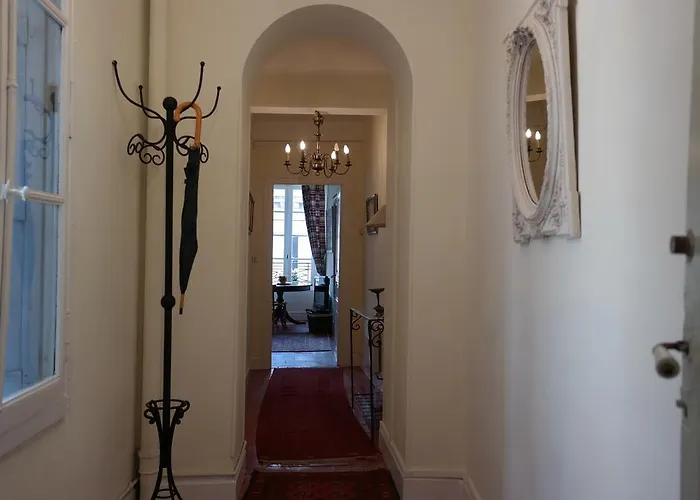 Apartament Penthouse Overlooking Place Carnot